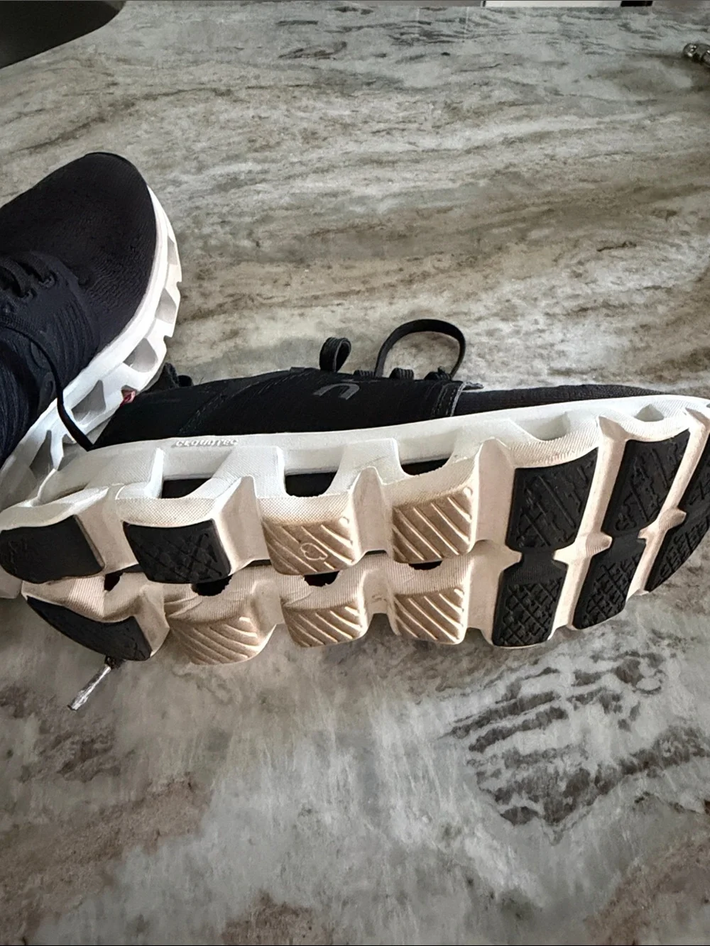 OnCloud Black Cloudswift Running Sneakers with White Sole